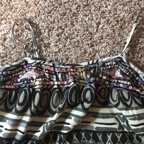 💕 3/$25 Tribal print boho tank - Picture 2 of 3